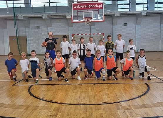 Wakacje na sportowo grafika