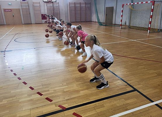 Wakacje na sportowo grafika