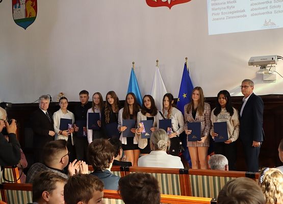 Nagrody z okazji Dnia Edukacji Narodowej grafika