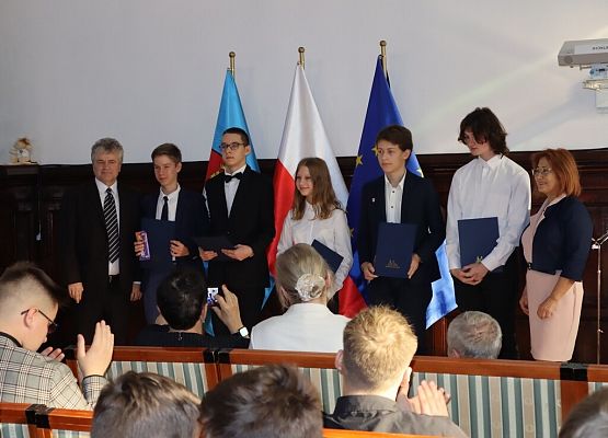 Nagrody z okazji Dnia Edukacji Narodowej grafika