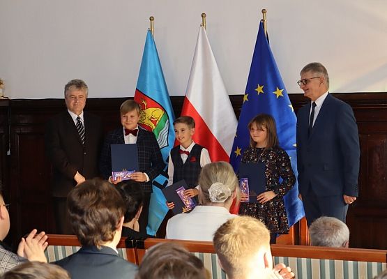 Nagrody z okazji Dnia Edukacji Narodowej grafika