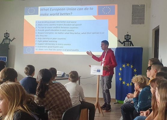 Aktywny tydzień z projektem Erasmus+ grafika