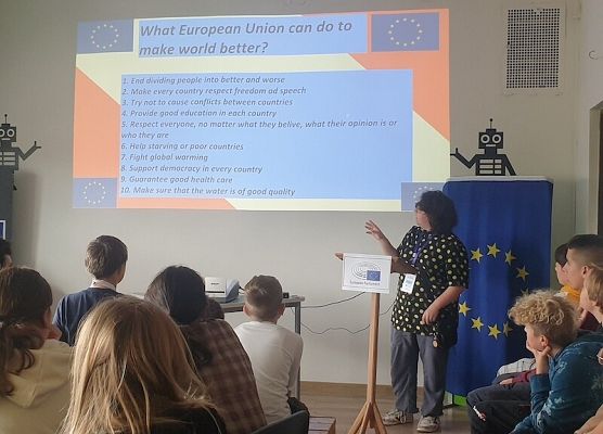 Aktywny tydzień z projektem Erasmus+ grafika
