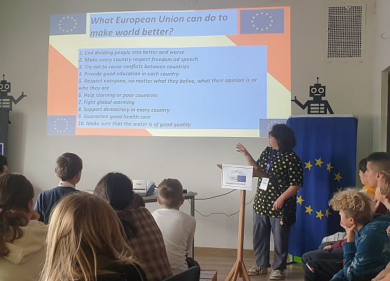 Aktywny tydzień z projektem Erasmus+ grafika