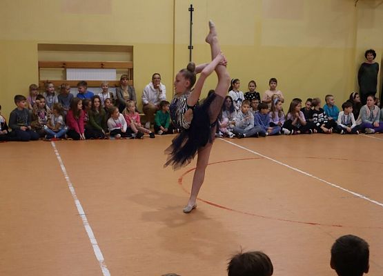 Występ grupy artystycznej grafika