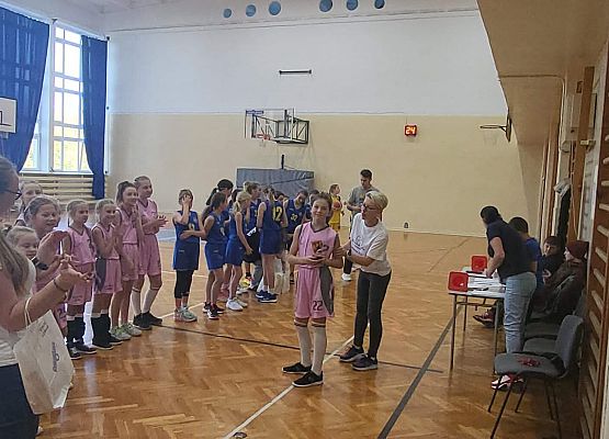 Sukcesy młodych koszykarek grafika