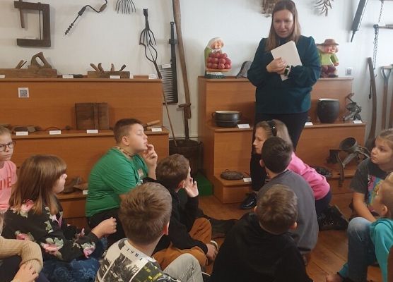 Jesienny spacer i zagadki z kaszubskiej chatki grafika