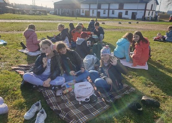 Piknik klasy 4a w Będominie grafika