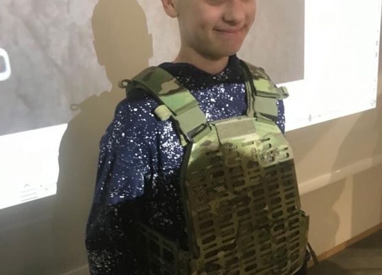 Wizyta klas ósmych w firmie NFM Production Sp. z o.o. grafika