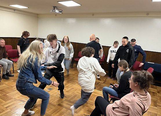 Projekt: Kąpiel leśna - jako trening uważności i solidarności z naturą grafika