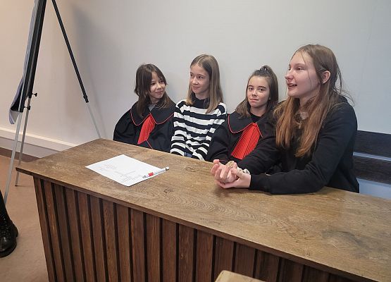 Piątoklasiści z wizytą w WSAiB w Gdyni grafika