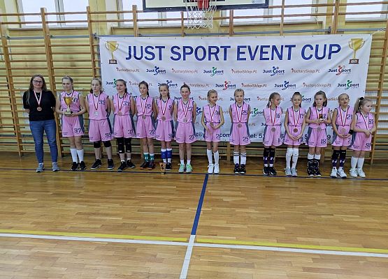 Sukcesy koszykarek UKS ,,jedynka" grafika