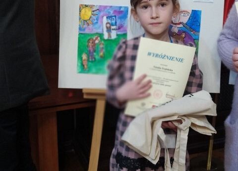 „Nie pal przy mnie proszę” – wyniki konkursu plastycznego grafika