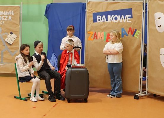 Półmetek roku szkolnego 2022/2023 - czas na podsumowania grafika