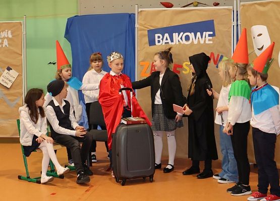 Półmetek roku szkolnego 2022/2023 - czas na podsumowania grafika