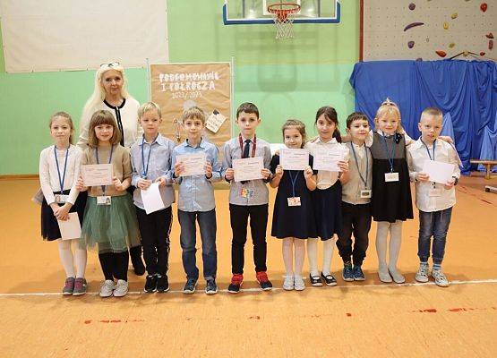 Półmetek roku szkolnego 2022/2023 - czas na podsumowania grafika