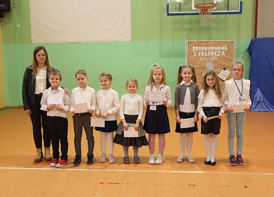 Półmetek roku szkolnego 2022/2023 - czas na podsumowania grafika