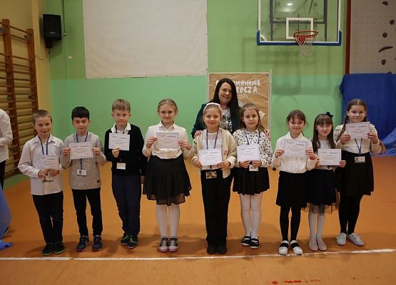 Półmetek roku szkolnego 2022/2023 - czas na podsumowania grafika