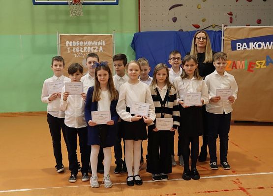 Półmetek roku szkolnego 2022/2023 - czas na podsumowania grafika