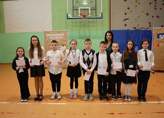 Półmetek roku szkolnego 2022/2023 - czas na podsumowania grafika