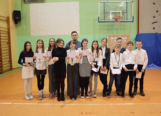 Półmetek roku szkolnego 2022/2023 - czas na podsumowania grafika