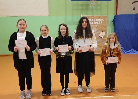 Półmetek roku szkolnego 2022/2023 - czas na podsumowania grafika