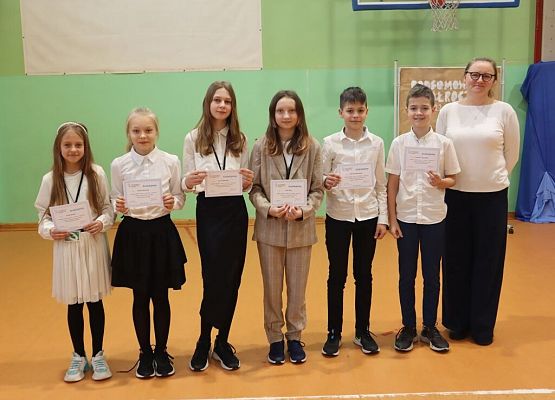 Półmetek roku szkolnego 2022/2023 - czas na podsumowania grafika