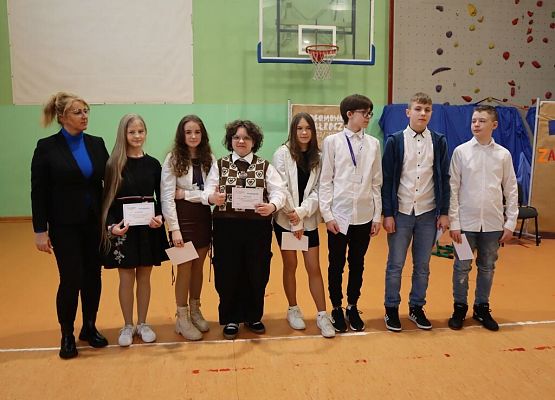 Półmetek roku szkolnego 2022/2023 - czas na podsumowania grafika