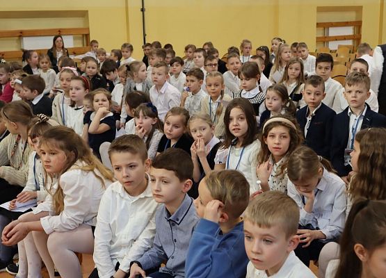 Półmetek roku szkolnego 2022/2023 - czas na podsumowania grafika