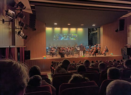 Klasy drugie na ,,Wagarach w Filharmonii" grafika