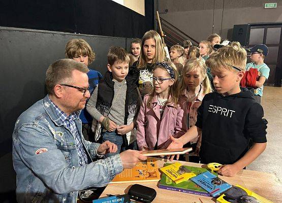 Spotkanie z autorem książki "Psyjaciele" grafika