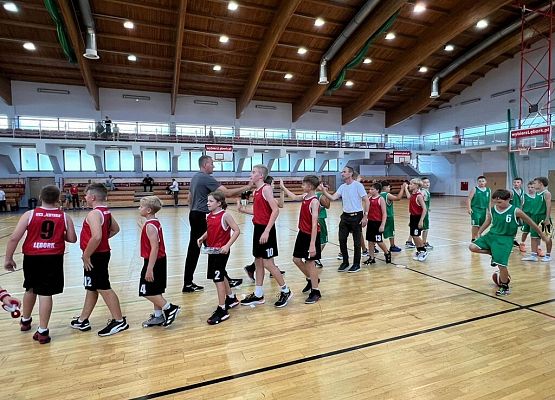 Zwycięstwo UKS Jedynka Lębork w Jesiennym Turnieju Koszykówki Chłopców grafika