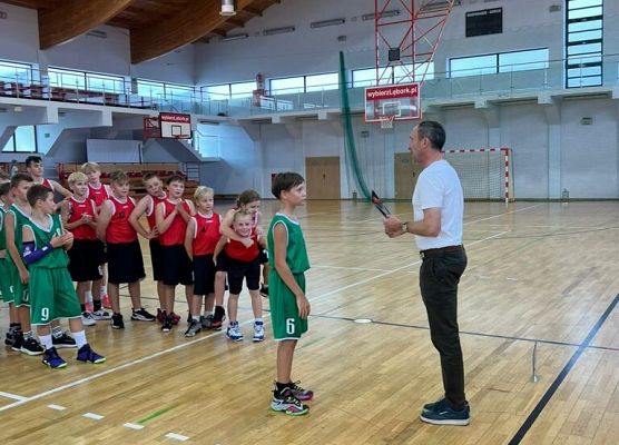 Zwycięstwo UKS Jedynka Lębork w Jesiennym Turnieju Koszykówki Chłopców grafika