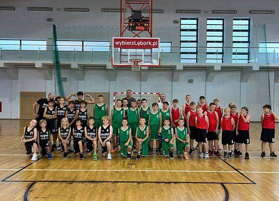 Zwycięstwo UKS Jedynka Lębork w Jesiennym Turnieju Koszykówki Chłopców grafika