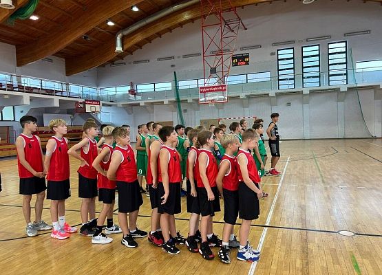 Zwycięstwo UKS Jedynka Lębork w Jesiennym Turnieju Koszykówki Chłopców grafika