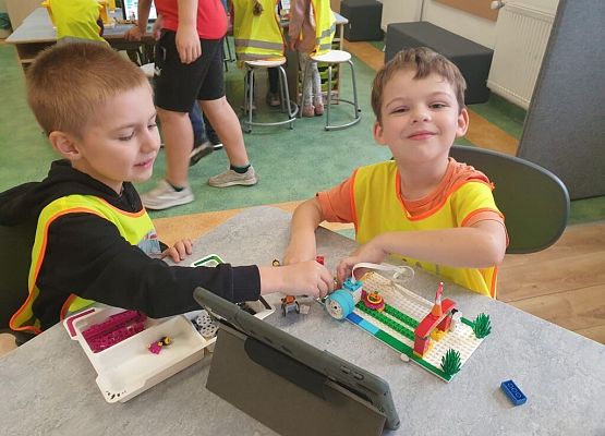 Wizyta w naszym Labie # Laboratoria Przyszłości grafika