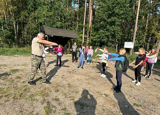 Leśna wyprawa klasy IIIa grafika