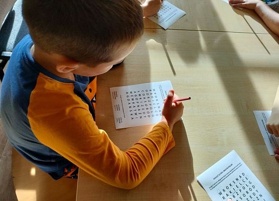 W czasie deszczu dzieci się nie nudzą grafika