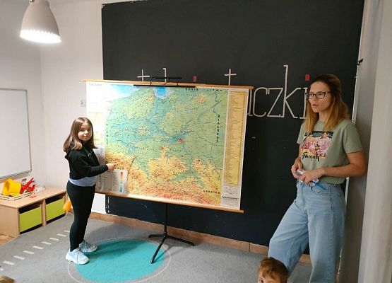 W czasie deszczu dzieci się nie nudzą grafika