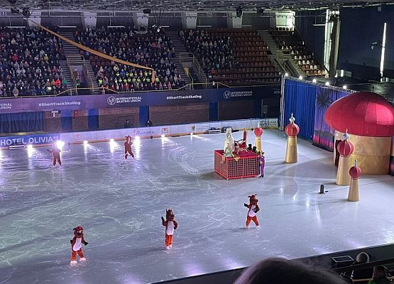 Niezapomniana rewia na lodzie grafika