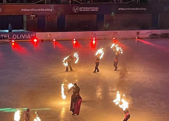 Niezapomniana rewia na lodzie grafika