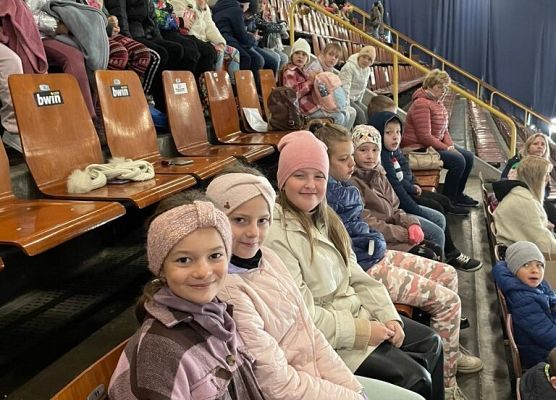 Niezapomniana rewia na lodzie grafika