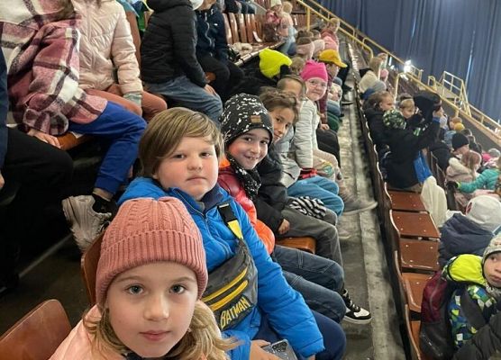 Niezapomniana rewia na lodzie grafika