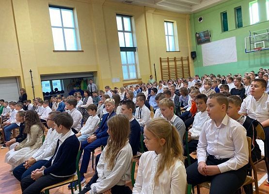 Urodziny szkoły grafika