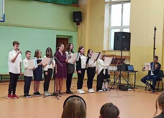 Urodziny szkoły grafika