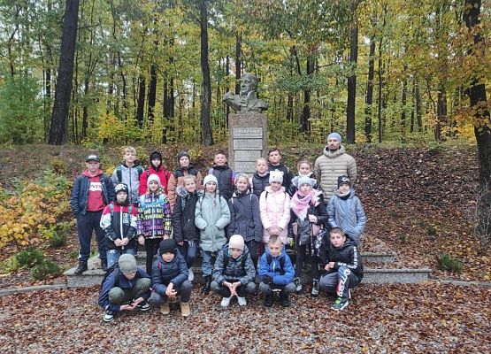 Jesienne barwy dworku w Będominie grafika