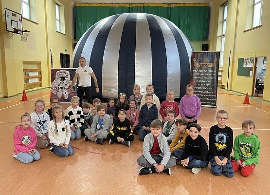 Mobilne Planetarium Orbitek grafika