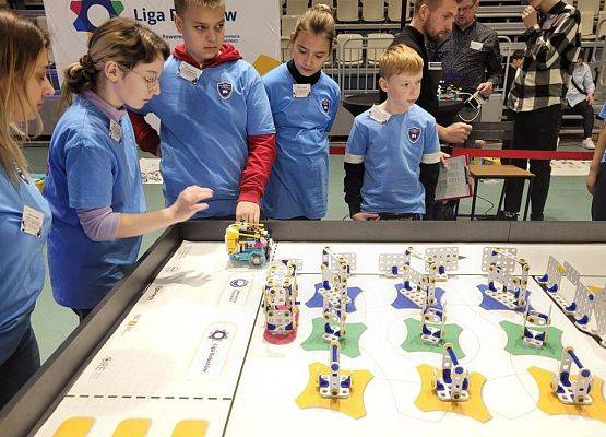 III miejsce w etapie wojewódzkim Ogólnopolskiego Turnieju Ligi Robotów grafika