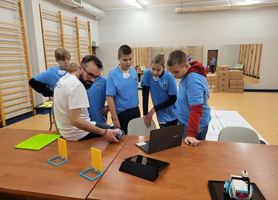 III miejsce w etapie wojewódzkim Ogólnopolskiego Turnieju Ligi Robotów grafika