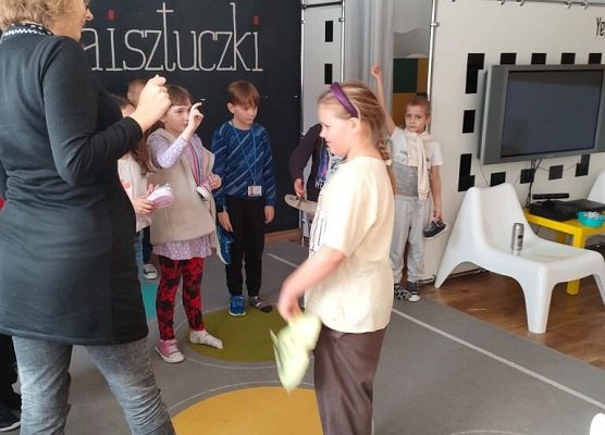 Andrzejkowy nastrój w szkolnej świetlicy grafika